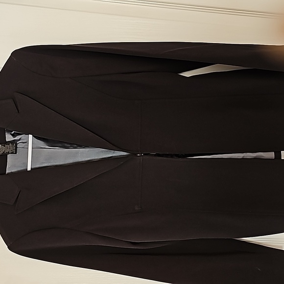 The limted strecth size small black blazer - Picture 4 of 4